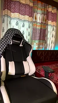 GunSlay Adlı Modelin Canlı XXX Sohbeti