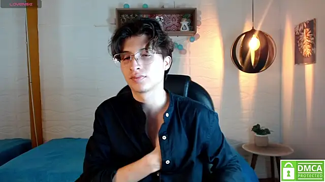 Marcoviolet's Live XXX Chat