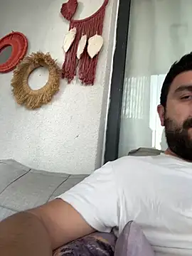 Emircan34's Live XXX Chat