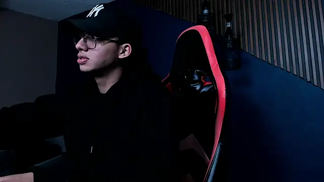 Chat XXX ao vivo de Axxel_Muscle