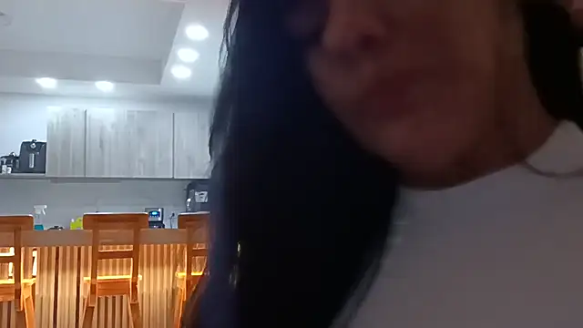 צ'אט XXX בשידור חי של catalina_mommy_squirt