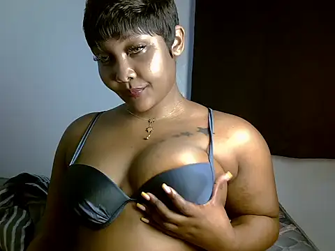 Prettylovez's Live XXX Chat