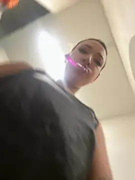 MollyCruz's Live XXX Chat