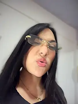 Sarahballiston_ Adlı Modelin Canlı XXX Sohbeti