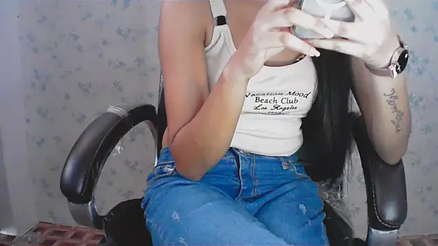 collage_hoty's Live XXX Chat