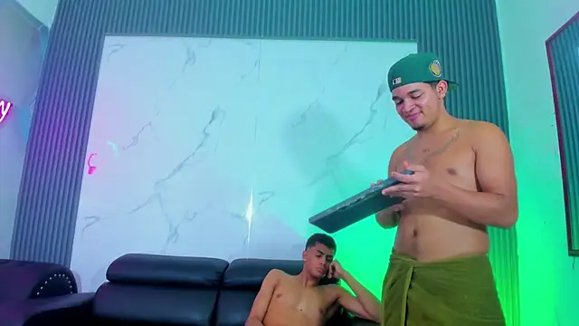 Chat +18 de BOYS_IN_THE_EMPIRE ao vivo