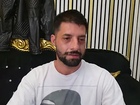 Chat XXX en directo de TommyDum