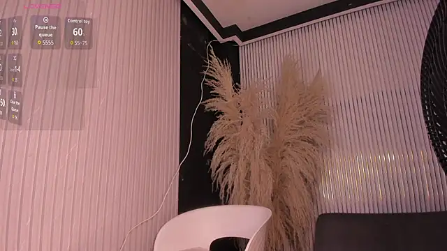 LunaRossie_'s Live XXX Chat