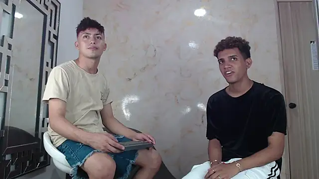 دردشة VERY_HOT_GUYS الجنسية المباشرة