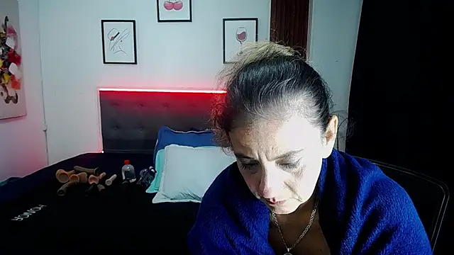 sasi_luna's Live XXX Chat