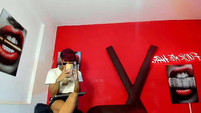 XXX chat uživo modela BOUL_GUYS