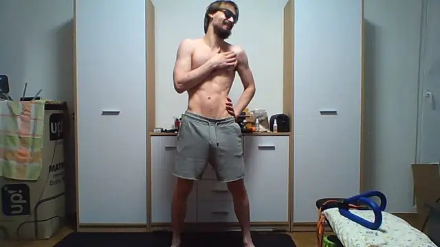 Show modela KaelNox na web-kameri