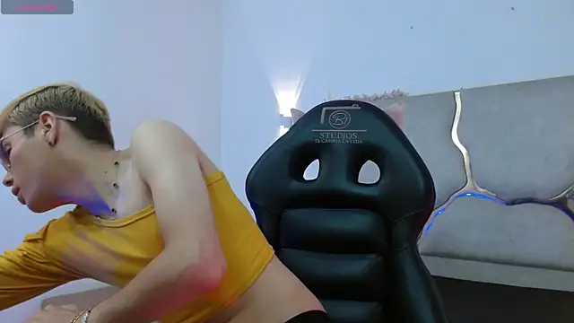 Ian_tay1 Adlı Modelin Canlı XXX Sohbeti