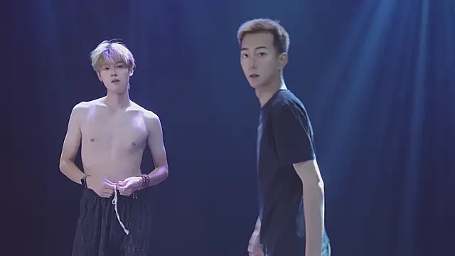 NCT-111 即時 XXX 聊天