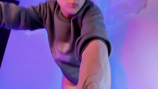 XXX chat uživo modela Aleaurarashii