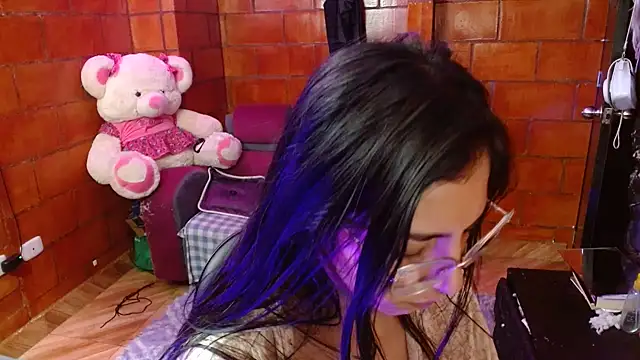 XXX chat uživo modela Raven__purple