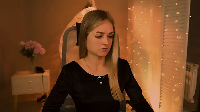Chat +18 de DeboraLarson ao vivo
