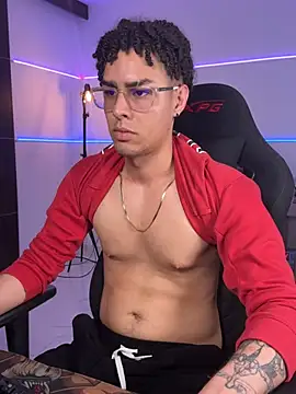 Chat +18 de bigryann23 ao vivo
