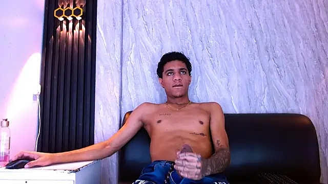 _Thiago12n Live XXX chat