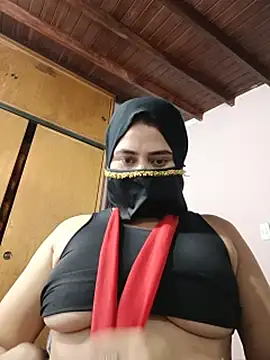 aryalla__ Adlı Modelin Canlı XXX Sohbeti
