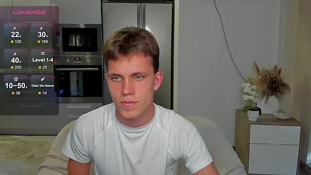 m0neyken Adlı Modelin Canlı XXX Sohbeti