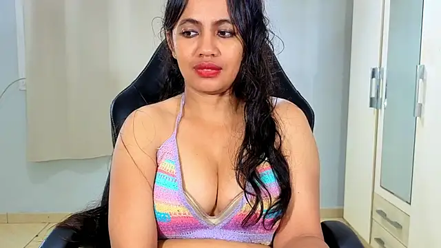 Chat +18 de FannyXhot ao vivo
