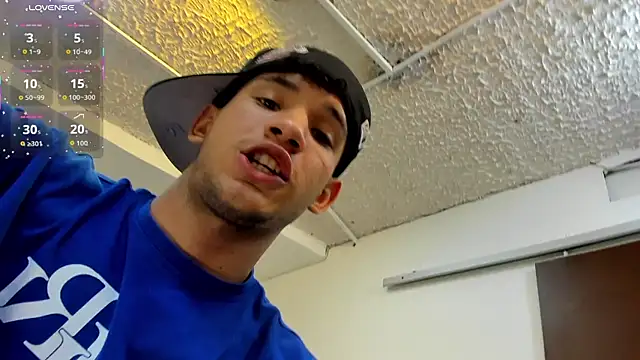 JDWhite18 Live XXX Chat