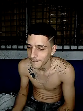 MaxHornyLatin Live XXX Chat