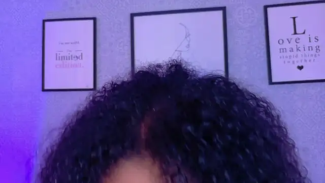 Chat XXX en directo de Tina_curly