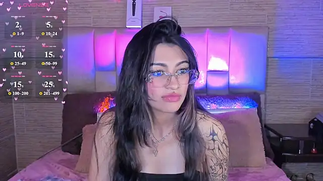 Онлайн чат XXX mia_devine_
