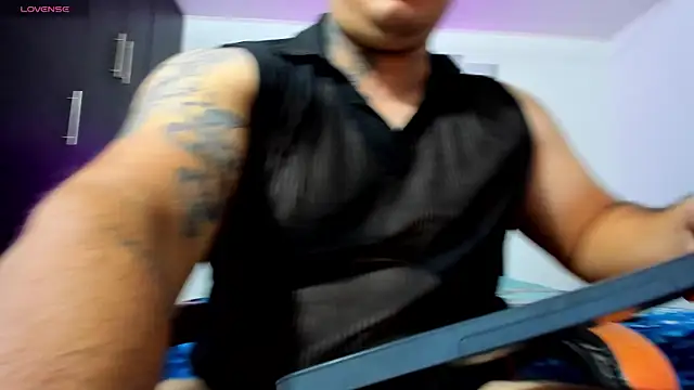 XXX chat uživo modela thiago__cp01