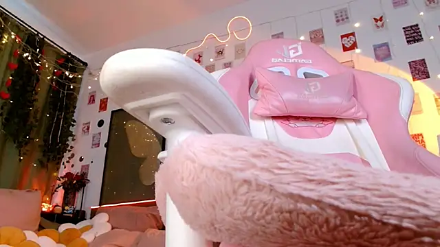 Ayla_Hicks – Naživo XXX chat