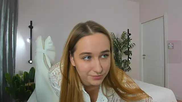 دردشة Sweett_Monica الجنسية المباشرة