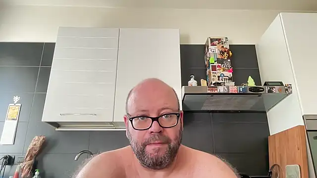 theitalianbear Adlı Modelin Canlı XXX Sohbeti
