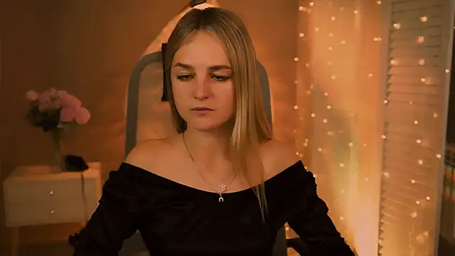 Chat +18 de DeboraLarson ao vivo