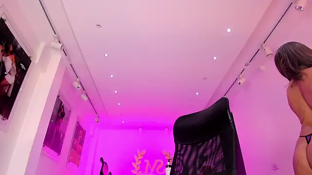 MilyClem Adlı Modelin Canlı XXX Sohbeti