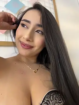 Chat +18 de IvonneOwen ao vivo