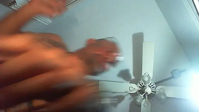 צ'אט XXX בשידור חי של SlickDickyadown