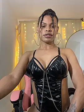 Chat +18 de _diamondpamela ao vivo