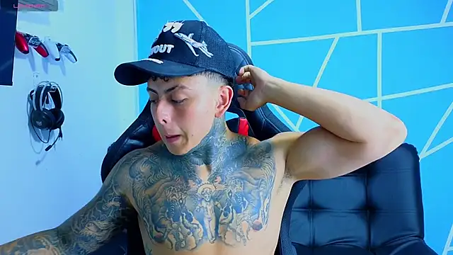 KevinSanchez420 XXX чат на живо