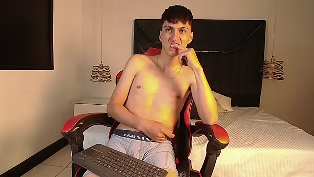 Онлайн  чат XXX LeoDrake_
