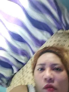 צ'אט XXX בשידור חי של naughtiestmumknky99