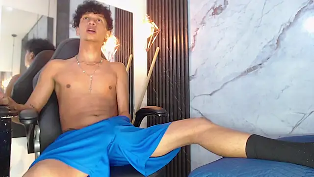 Chat XXX en directo de BlakeSttone