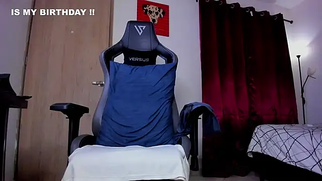 Cloudy_pigDude Chat XXX live