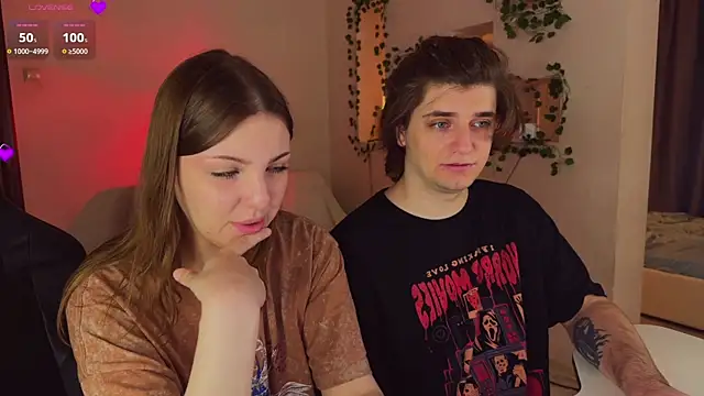 XXX chat uživo modela RobertAndLinela