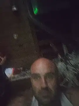 BulbasaurIsmettv's Live XXX Chat