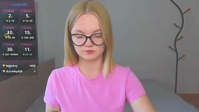 StellaBunny Adlı Modelin Canlı XXX Sohbeti