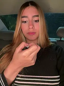 Chat XXX en directo de Lucy_lu01