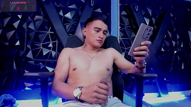 LiamDeeps Chat XXX live