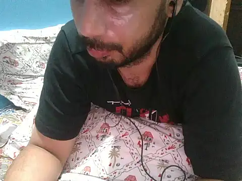 Precumboner Adlı Modelin Canlı XXX Sohbeti